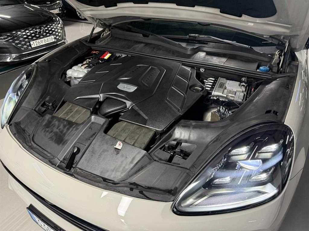 Porsche Cayenne — photo 06
