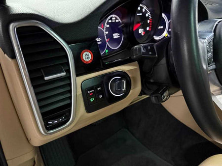 Porsche Cayenne — photo 13