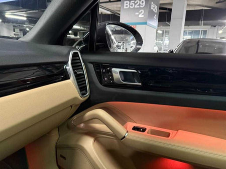 Porsche Cayenne — photo 17