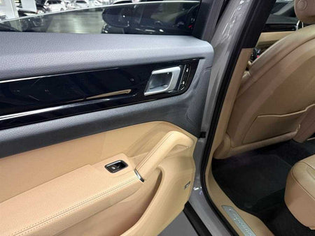 Porsche Cayenne — photo 18