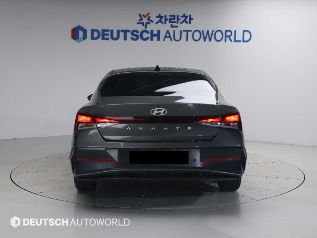 Hyundai Avante — photo 04