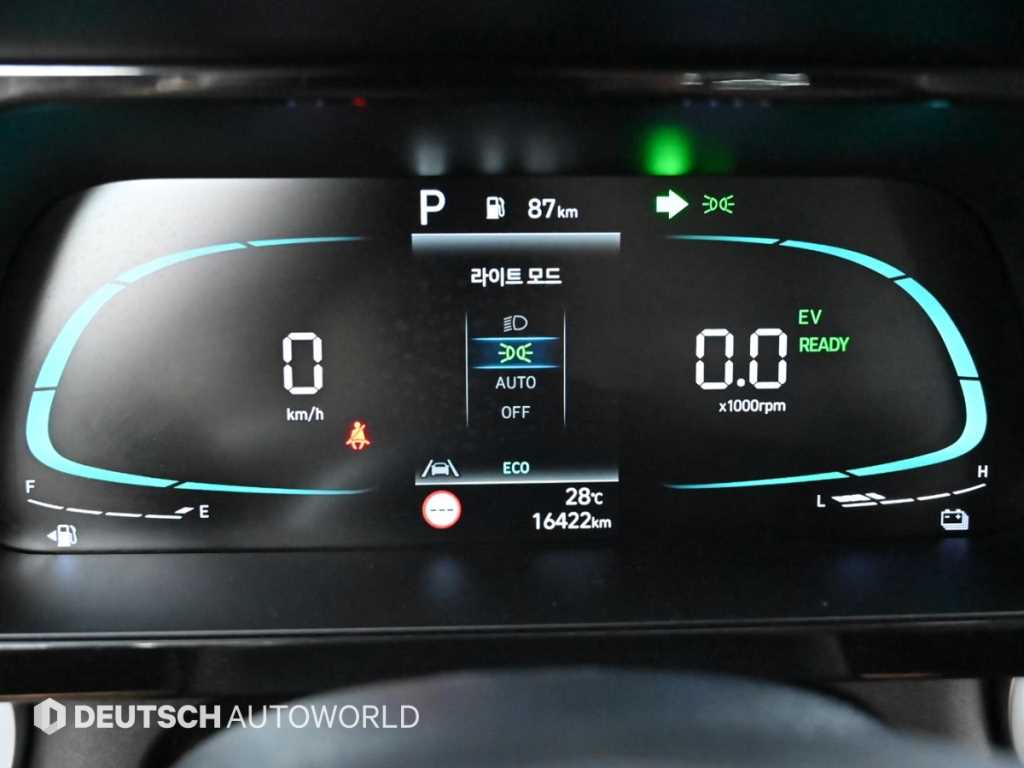 Hyundai Avante — photo 08