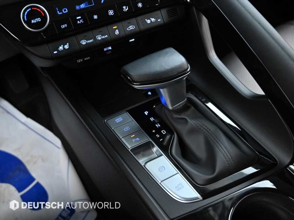 Hyundai Avante — photo 09