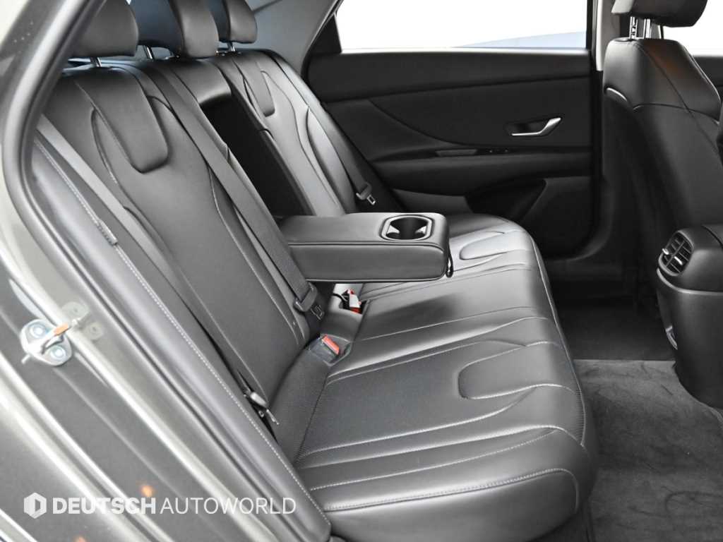 Hyundai Avante — photo 12