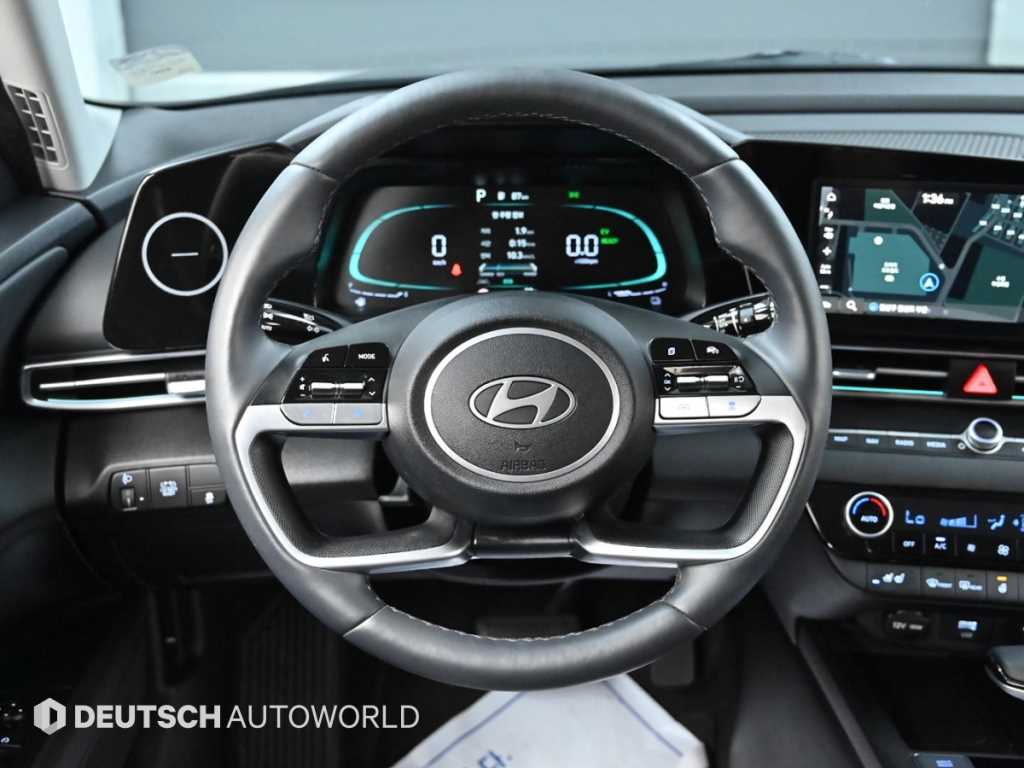 Hyundai Avante — photo 13