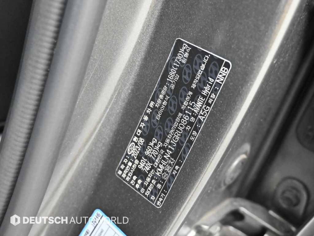 Hyundai Avante — photo 20