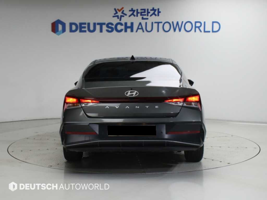 Hyundai Avante — photo 04