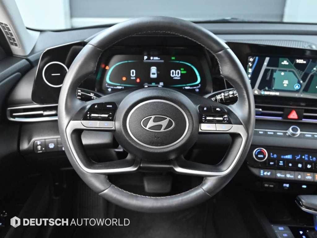 Hyundai Avante — photo 13