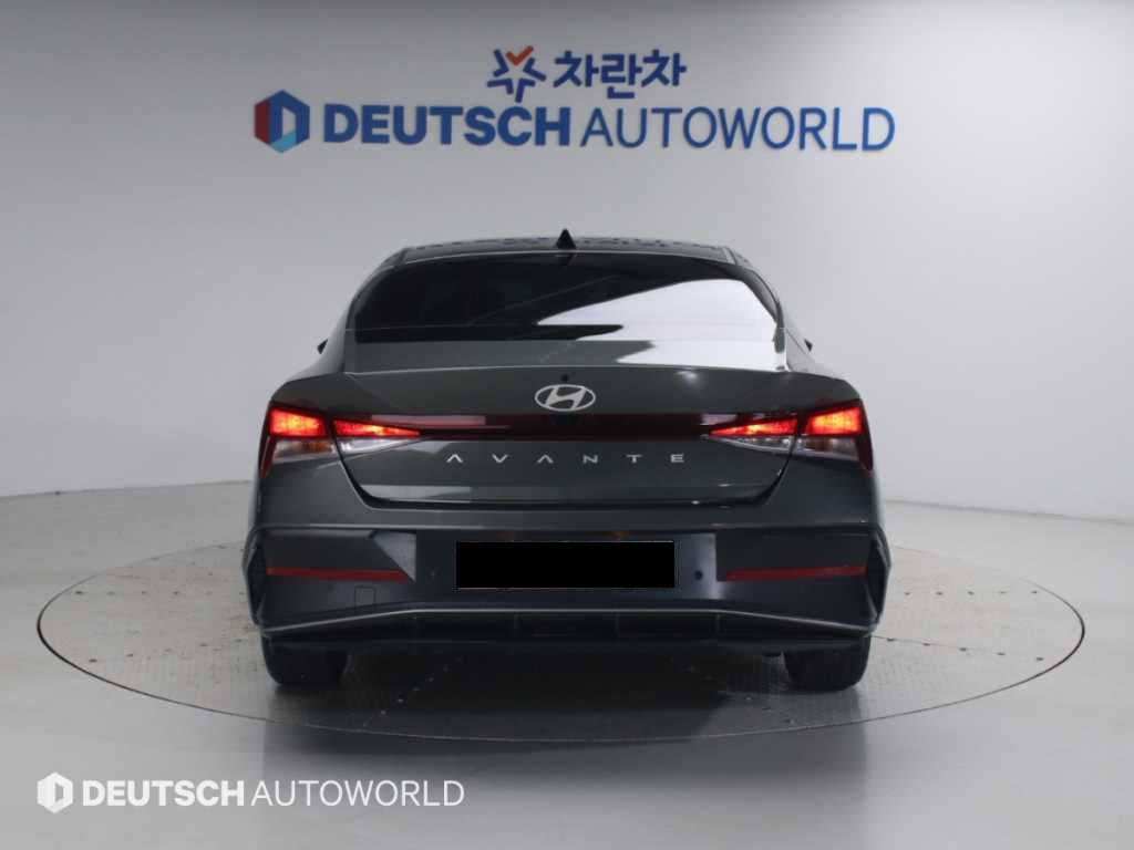 Hyundai Avante — photo 04
