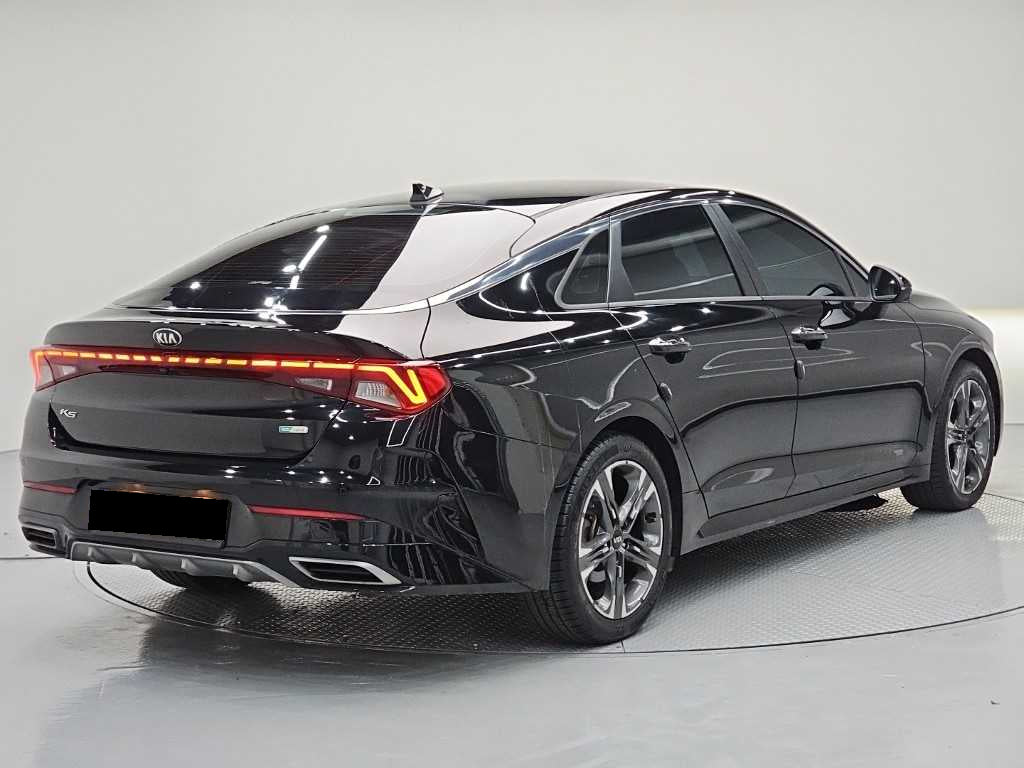 Kia K5 — photo 04