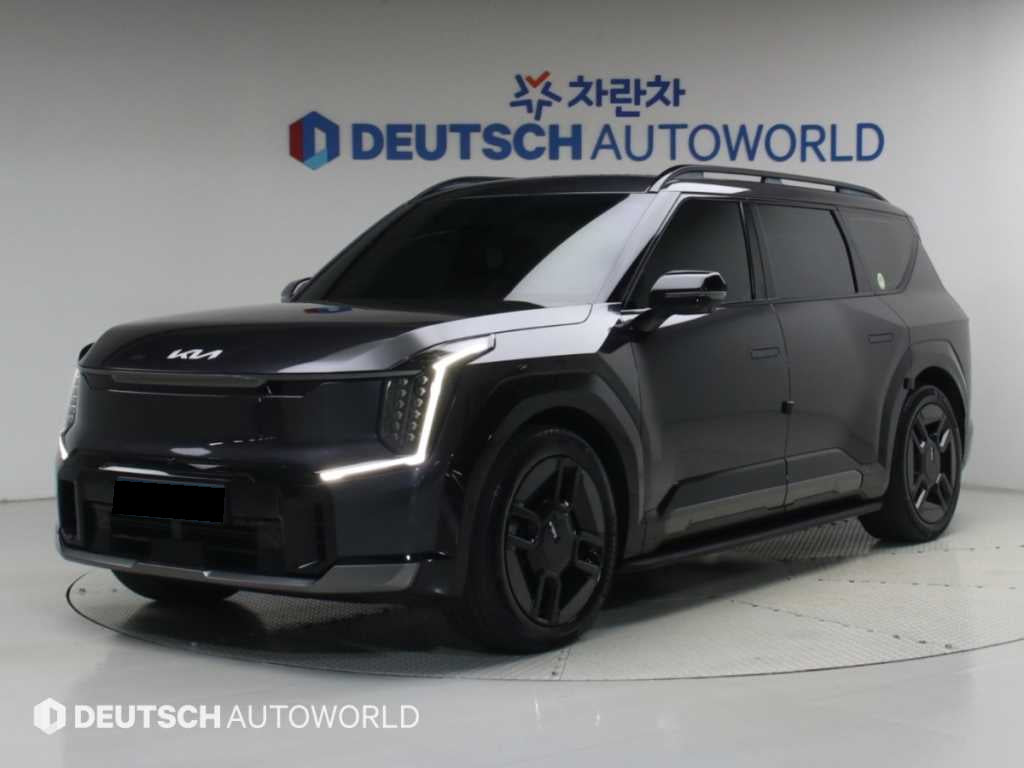 Kia EV9 — photo 01