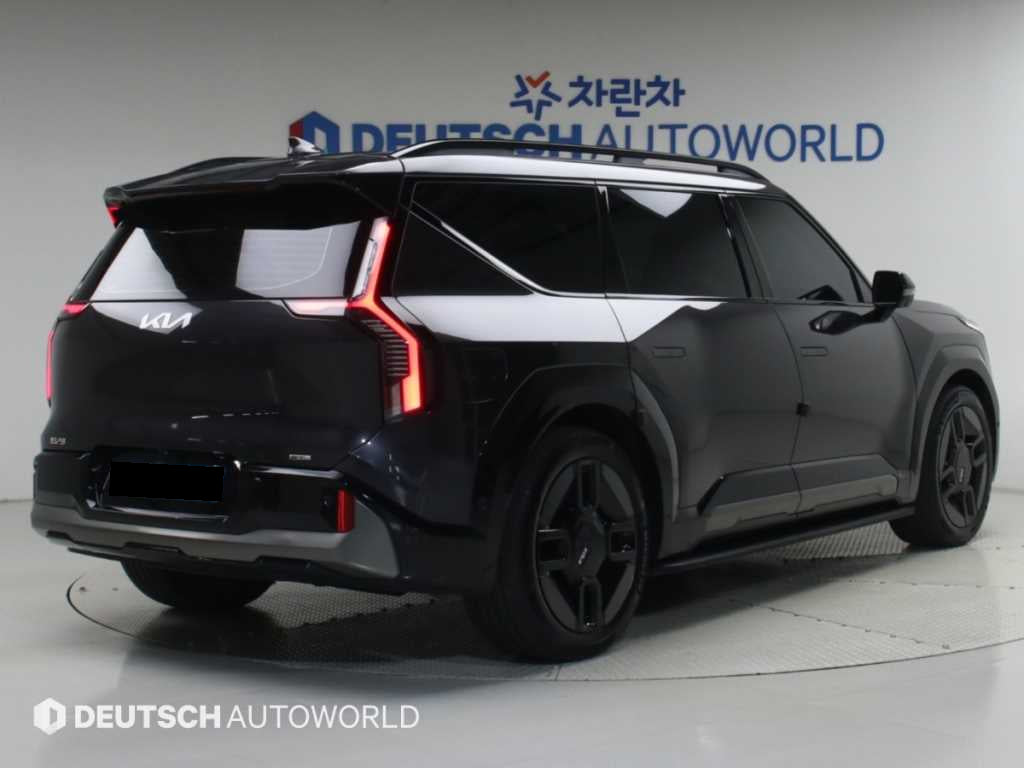 Kia EV9 — photo 02