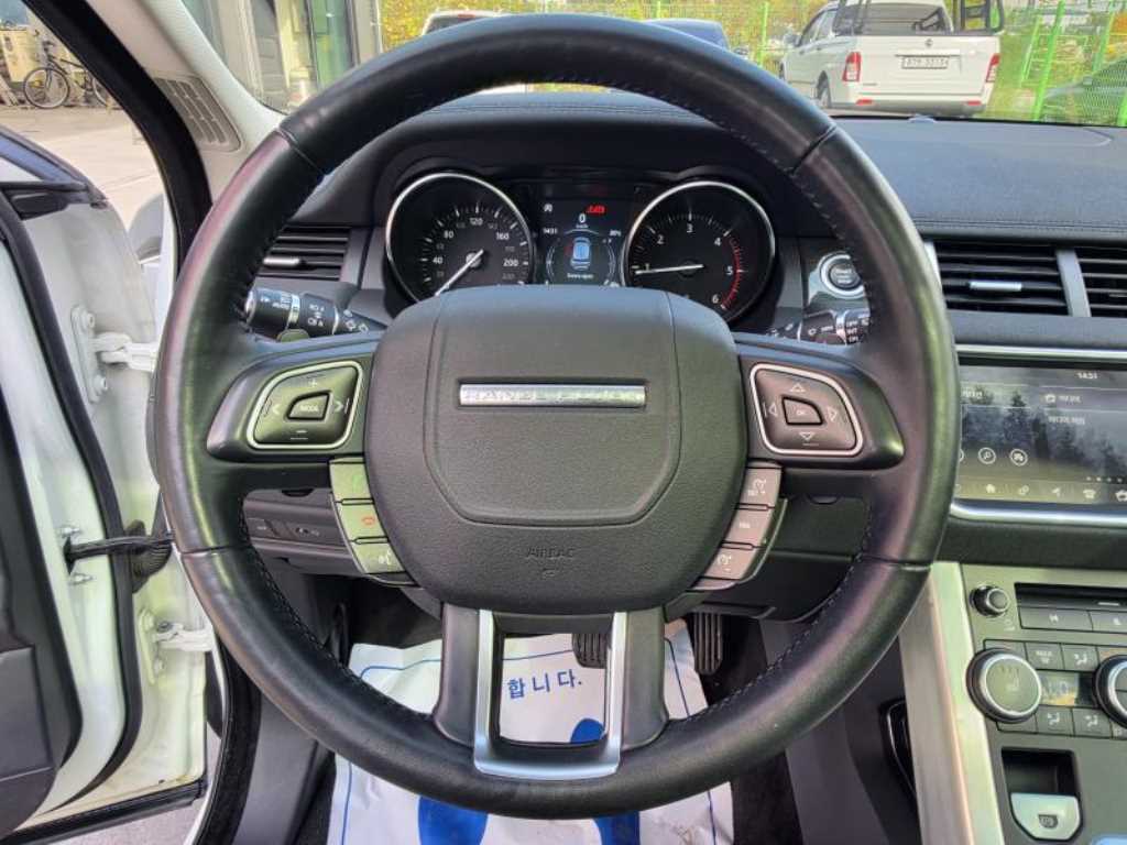 Land Rover Range Rover Evoque — photo 08