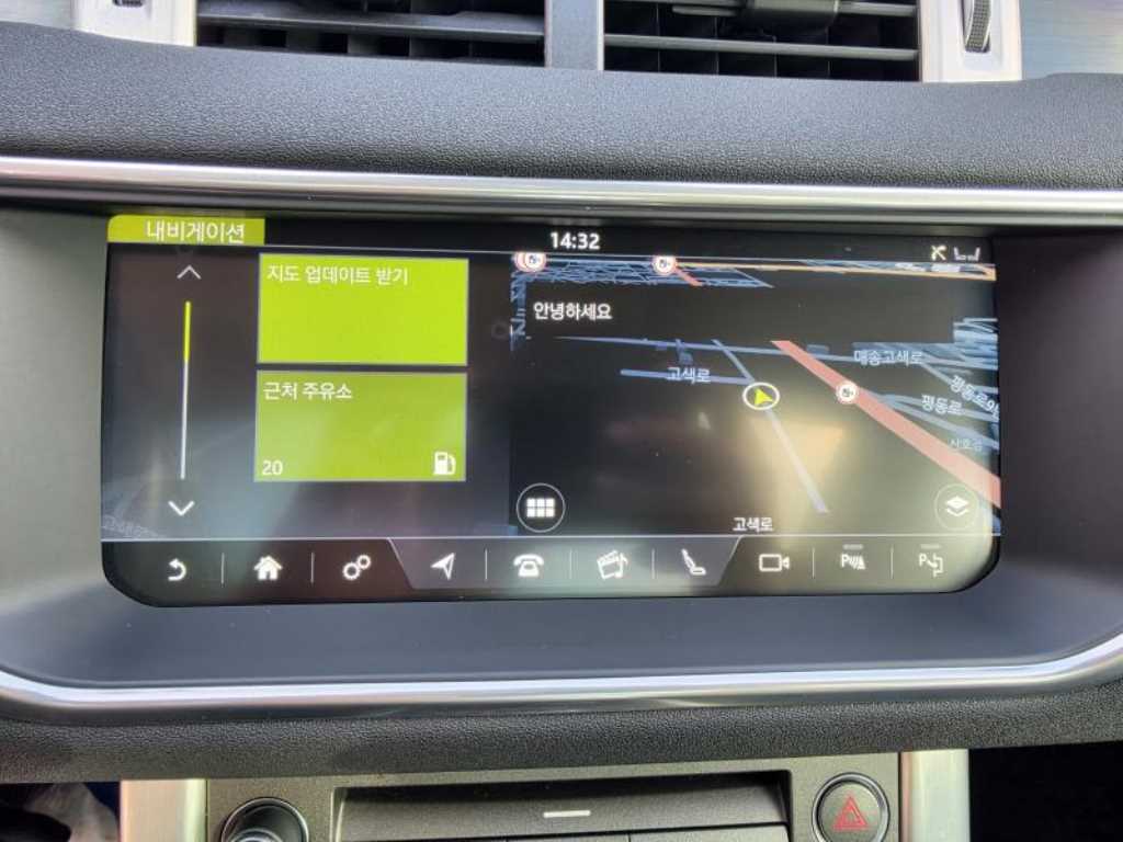 Land Rover Range Rover Evoque — photo 12