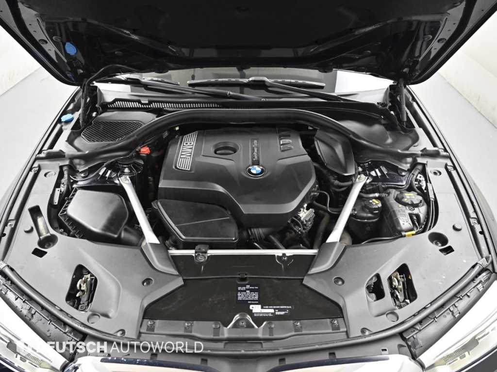 BMW 5-Series — photo 06