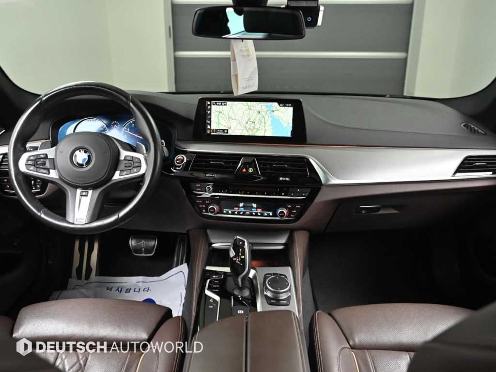 BMW 5-Series — photo 07