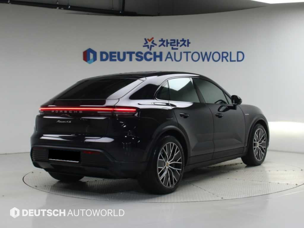 Porsche Macan — photo 02