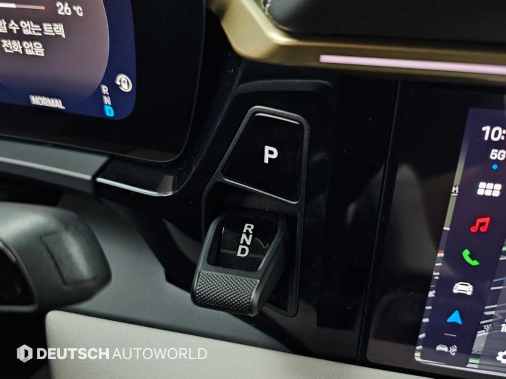 Porsche Macan — photo 09