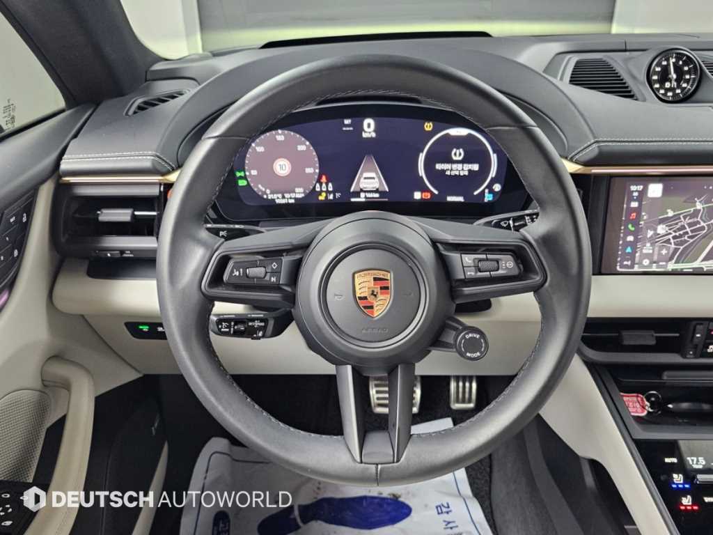Porsche Macan — photo 13