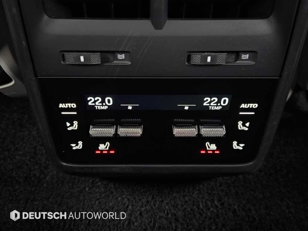 Porsche Macan — photo 16