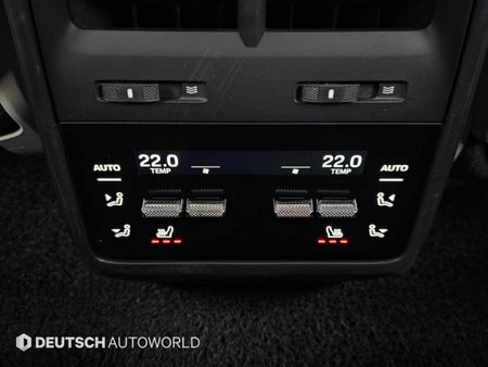 Porsche Macan — photo 16