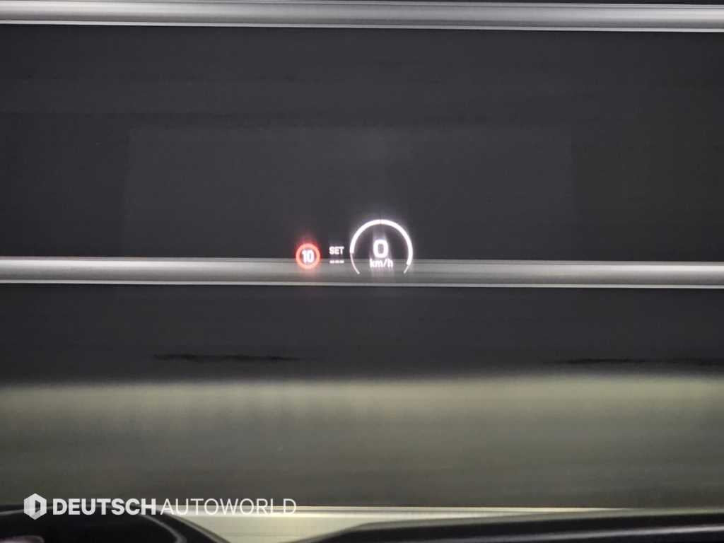 Porsche Macan — photo 17