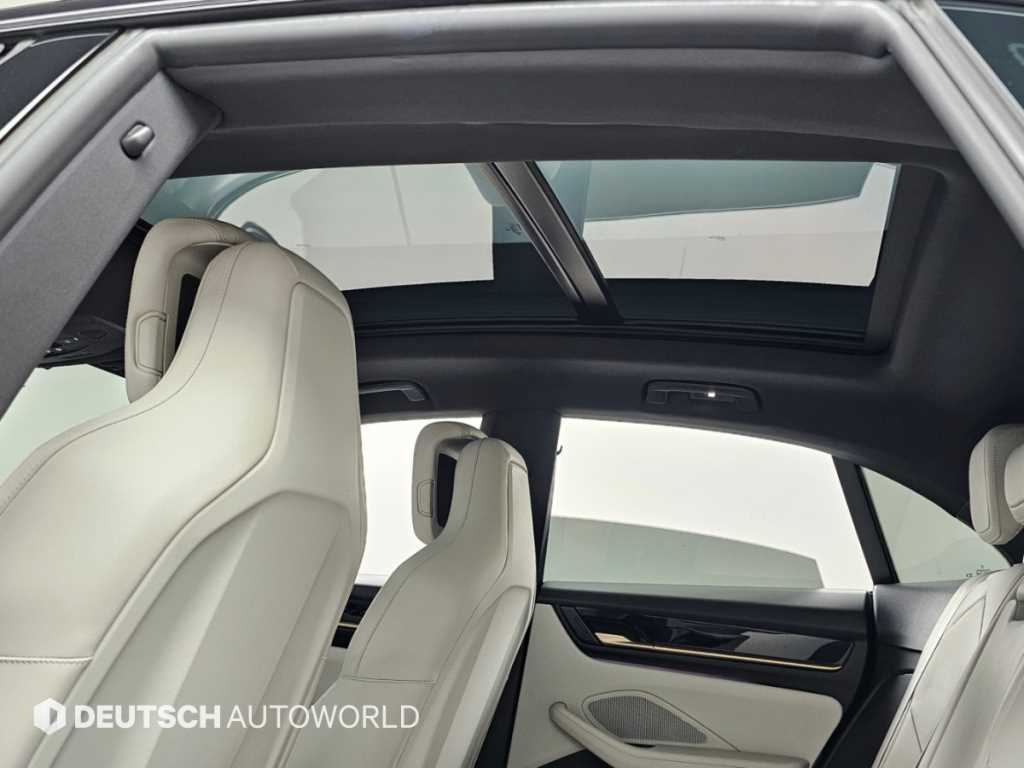 Porsche Macan — photo 18