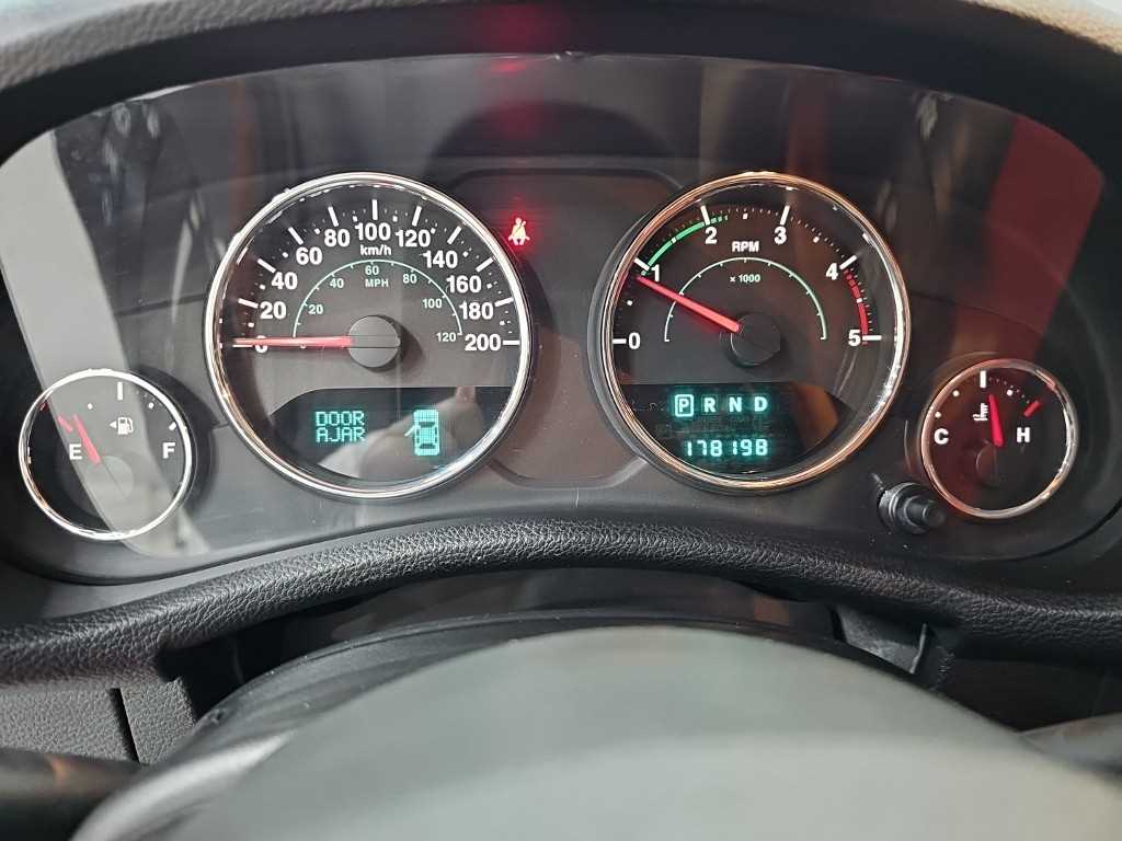 Jeep Wrangler — photo 06