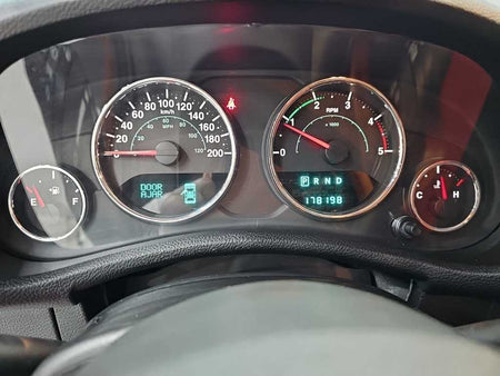 Jeep Wrangler — photo 06