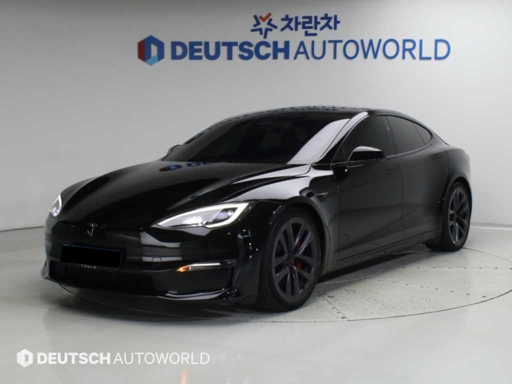 Tesla Model S — photo 01