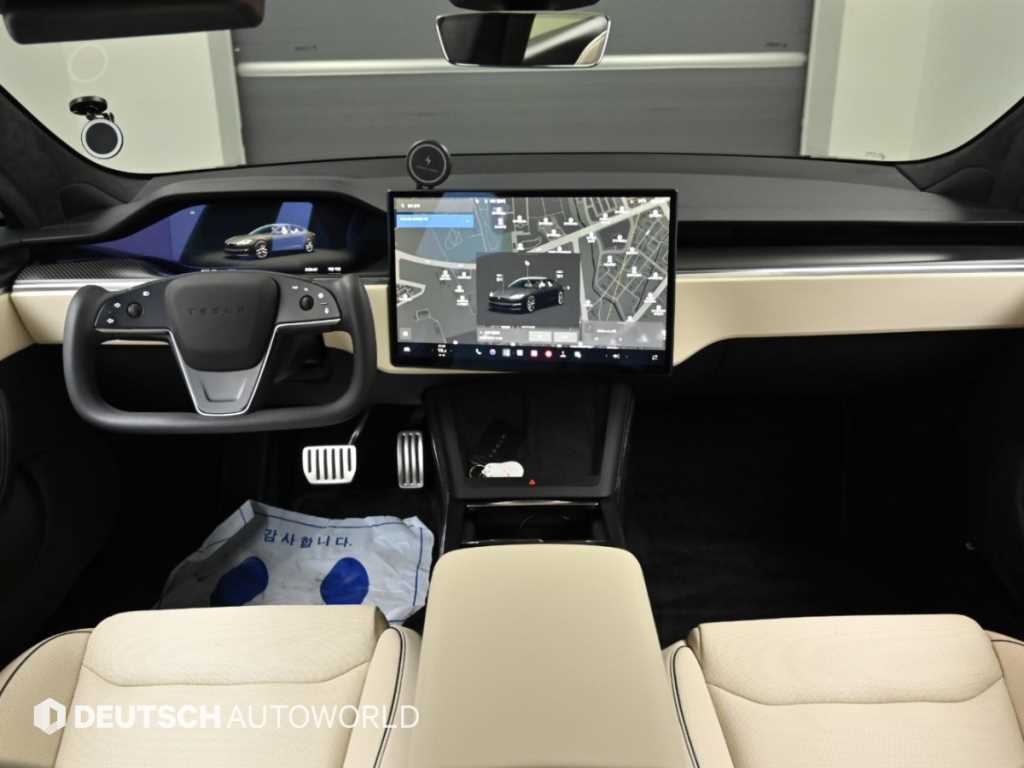 Tesla Model S — photo 07