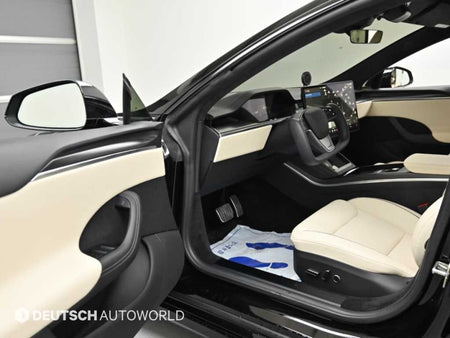 Tesla Model S — photo 11