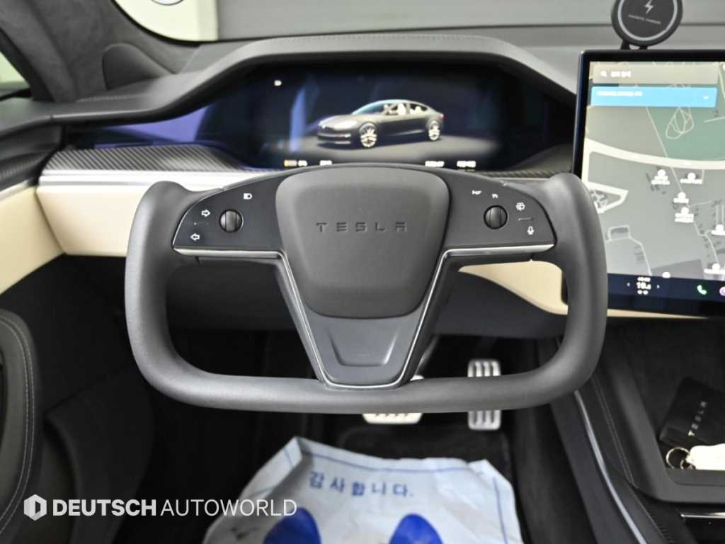 Tesla Model S — photo 13
