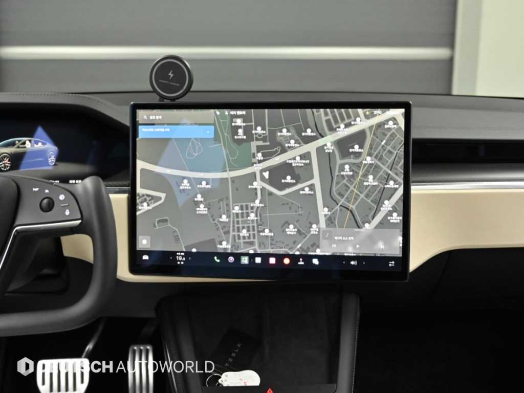 Tesla Model S — photo 14