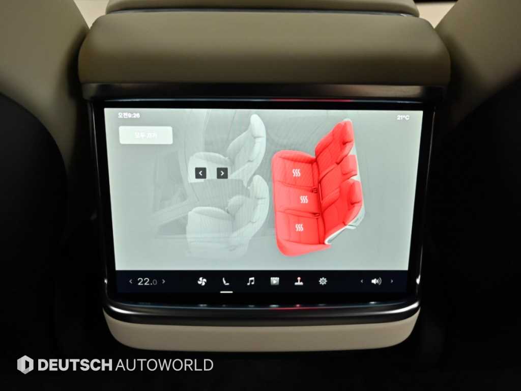 Tesla Model S — photo 16