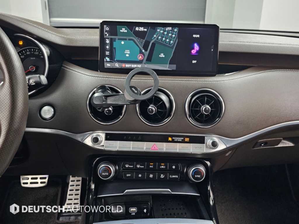 Kia Stinger — photo 14