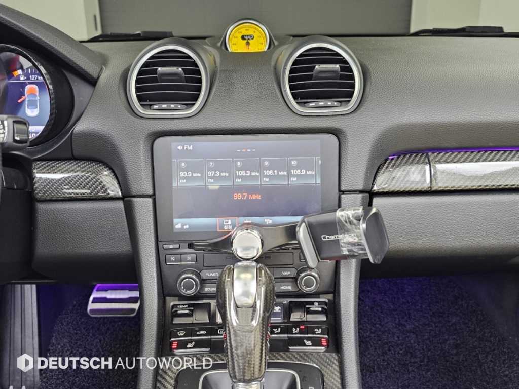 Porsche 718 — photo 14