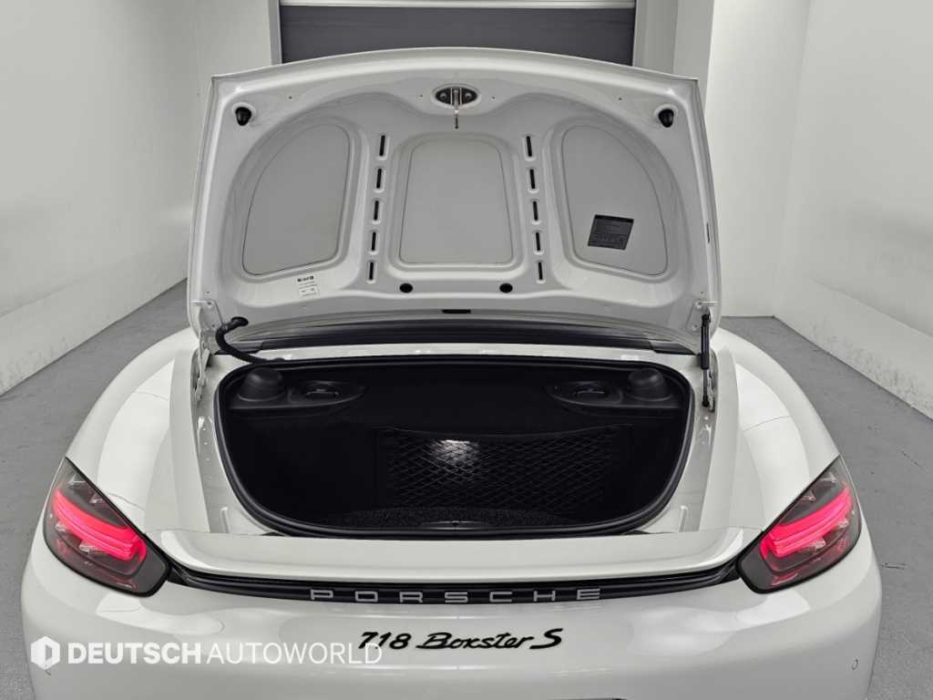 Porsche 718 — photo 18