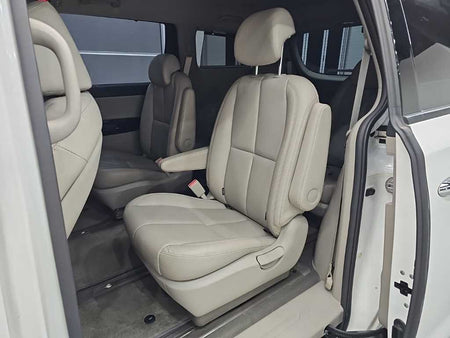 Kia Carnival — photo 12