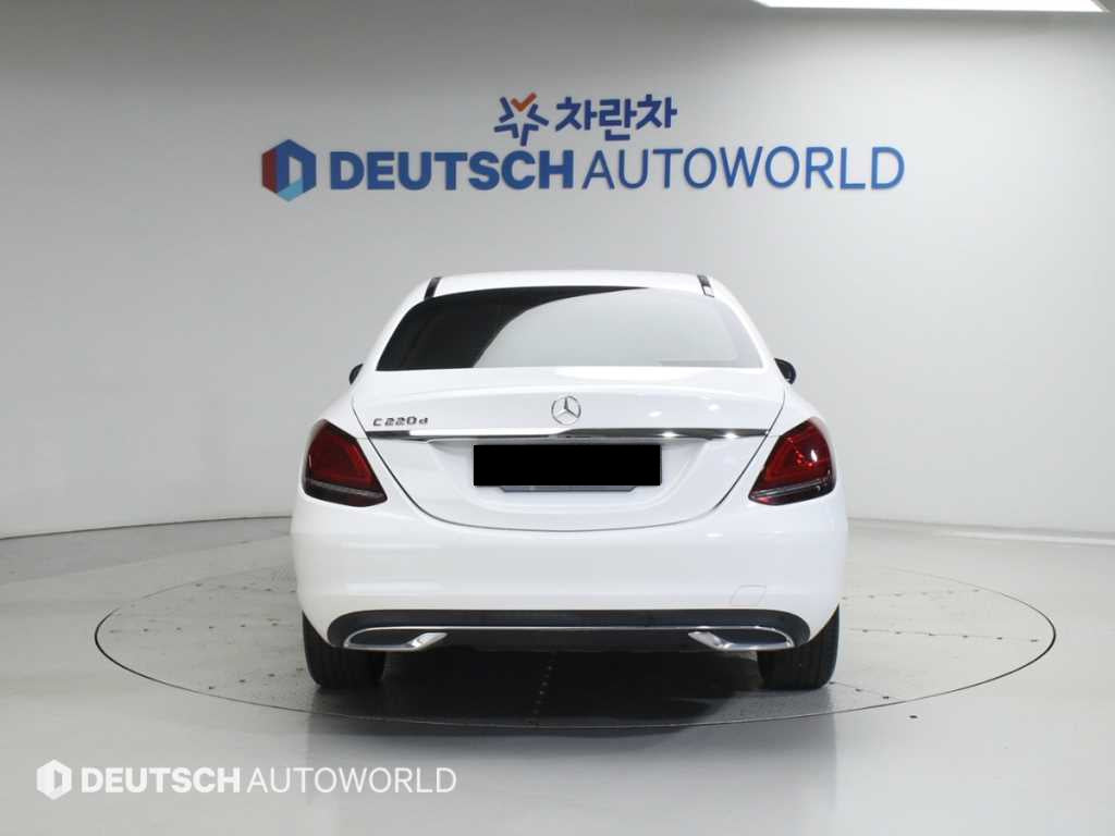 Mercedes-Benz C-Class — photo 04