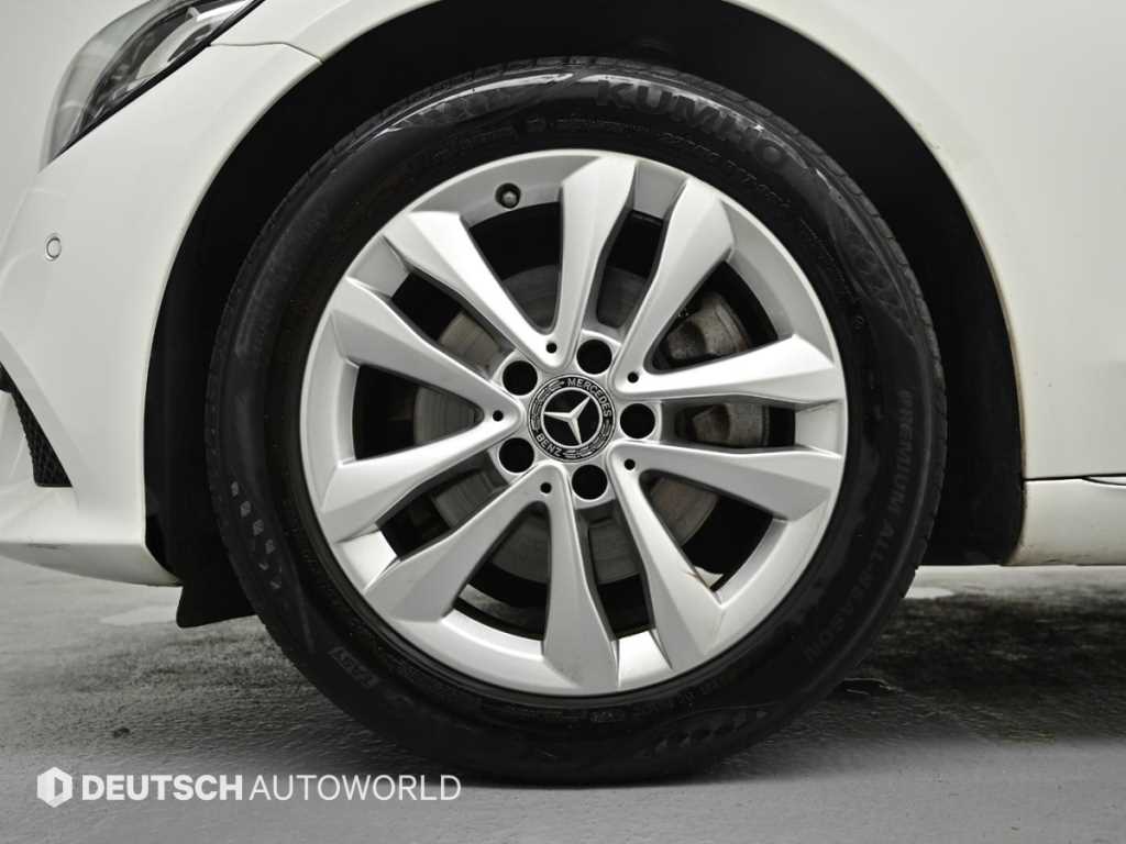 Mercedes-Benz C-Class — photo 05