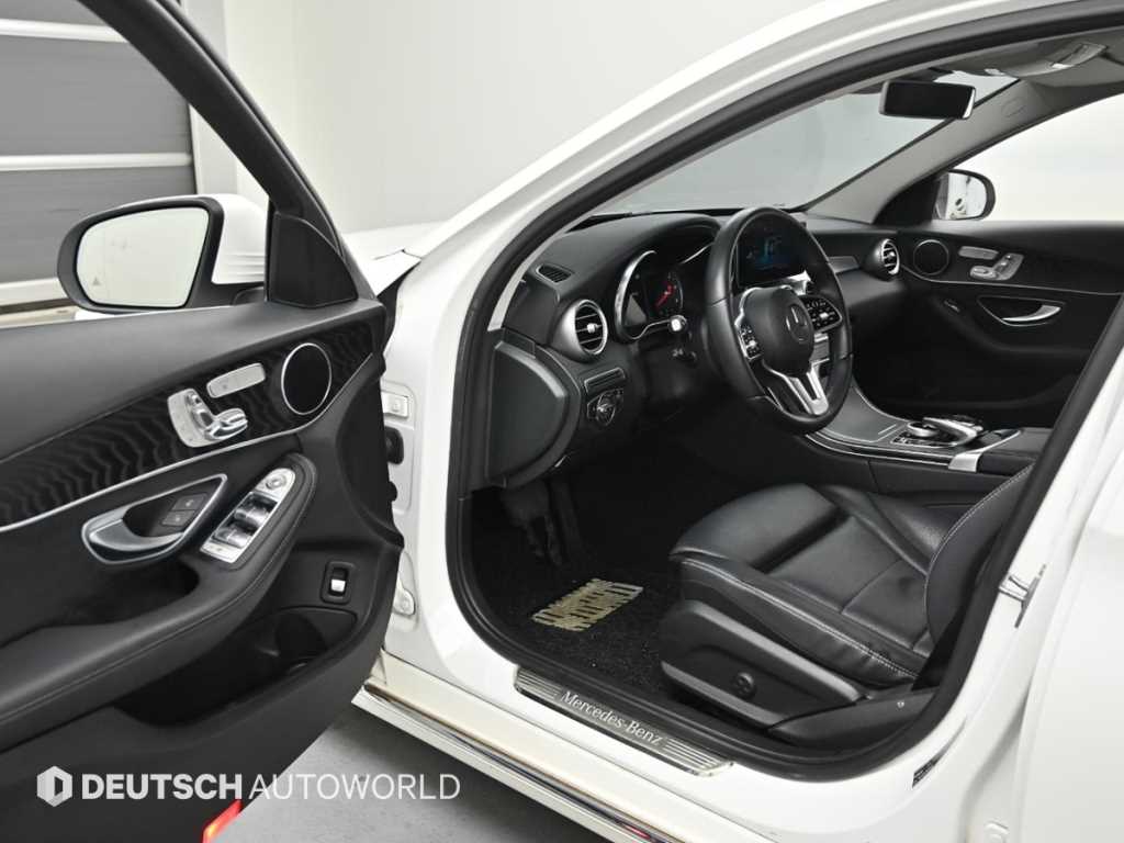 Mercedes-Benz C-Class — photo 11