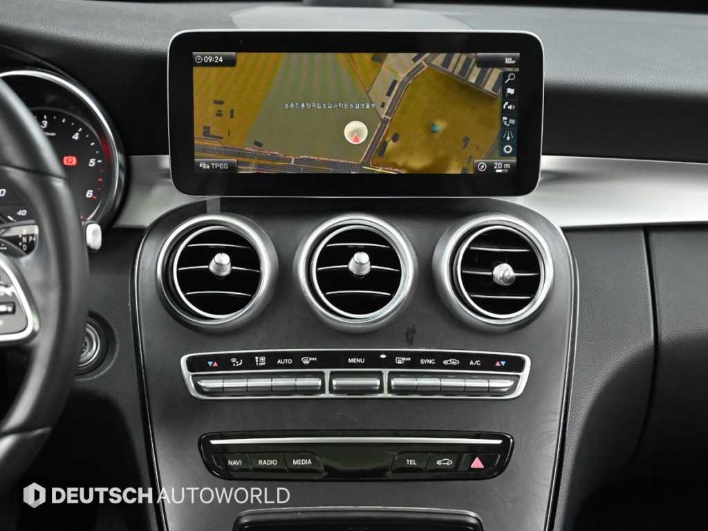 Mercedes-Benz C-Class — photo 14