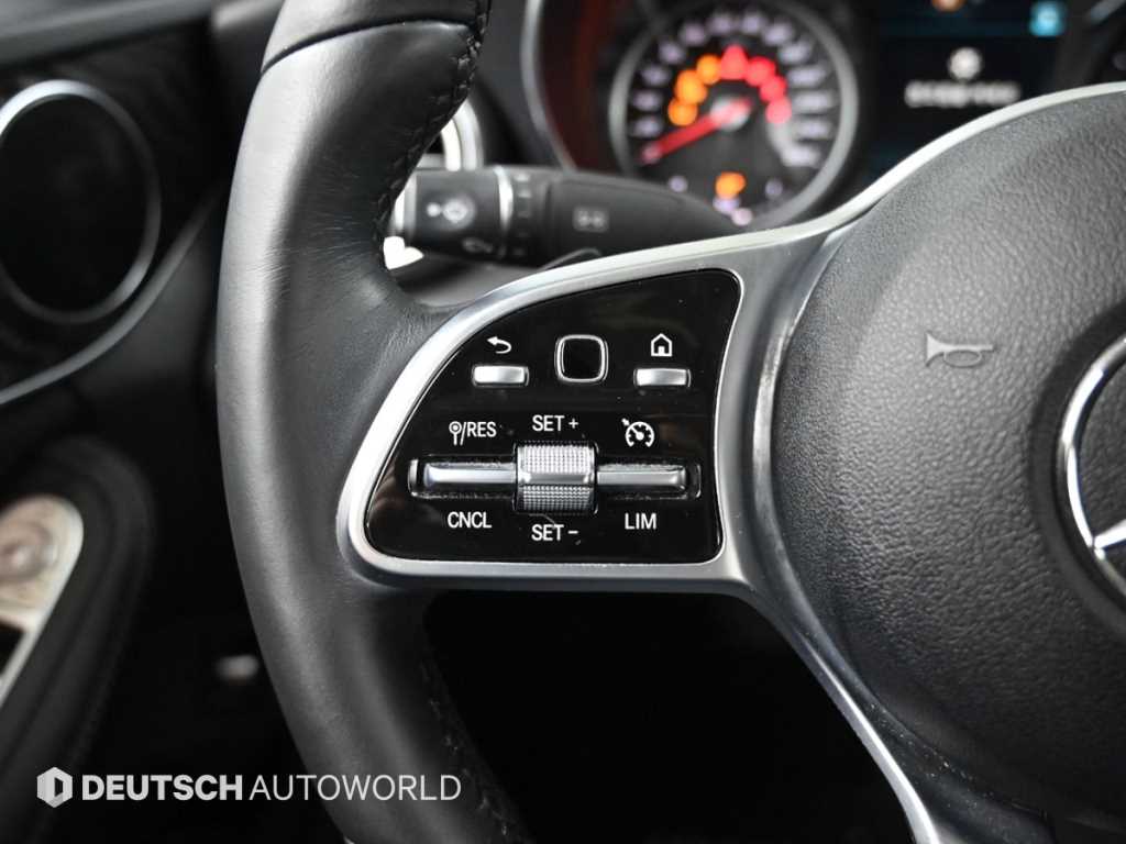 Mercedes-Benz C-Class — photo 16