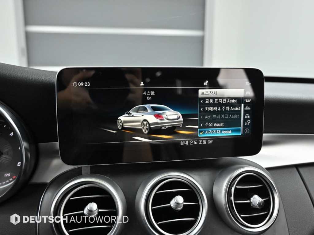 Mercedes-Benz C-Class — photo 17