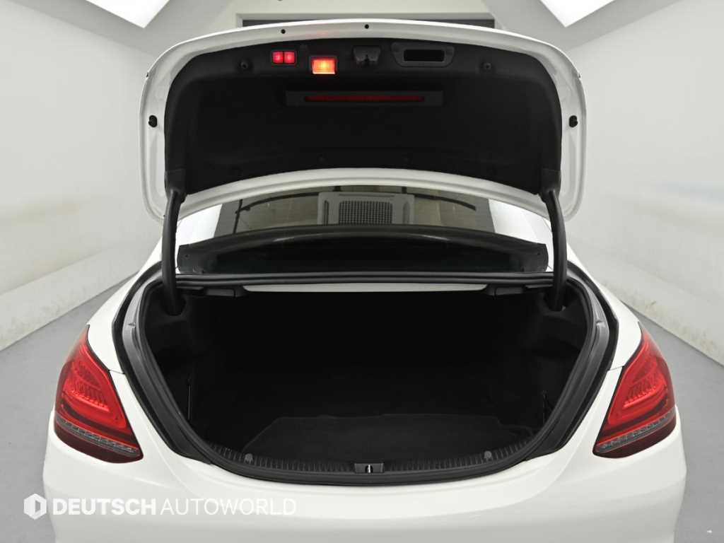 Mercedes-Benz C-Class — photo 19
