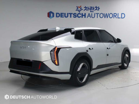 Kia EV4 — photo 02