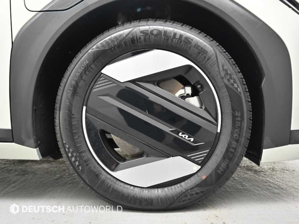 Kia EV4 — photo 05