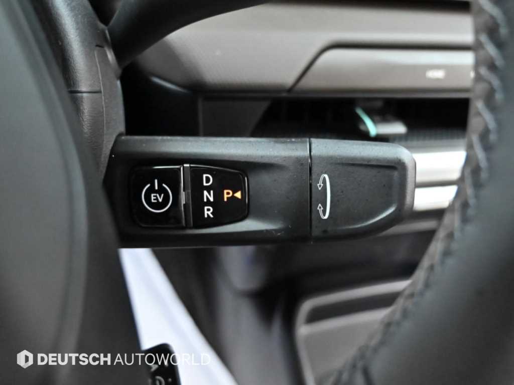 Kia EV4 — photo 09