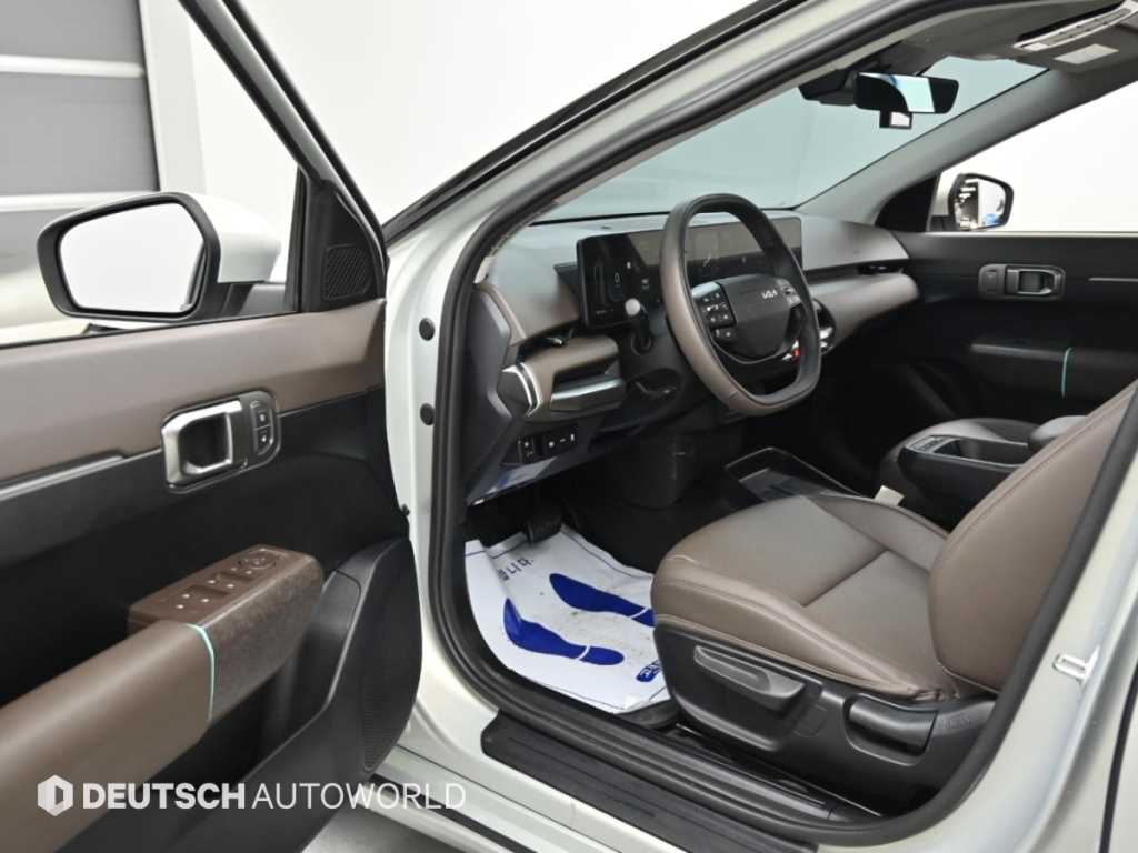 Kia EV4 — photo 11